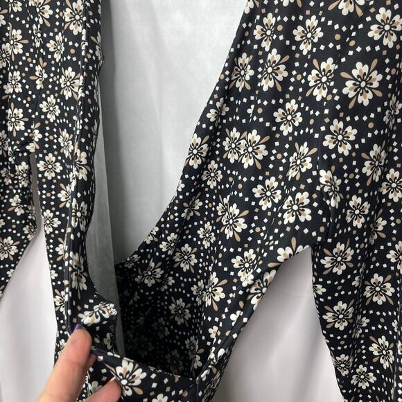 Ann Taylor shirt blouse top women's medium black with white floral pattern layer - Picture 3 of 14